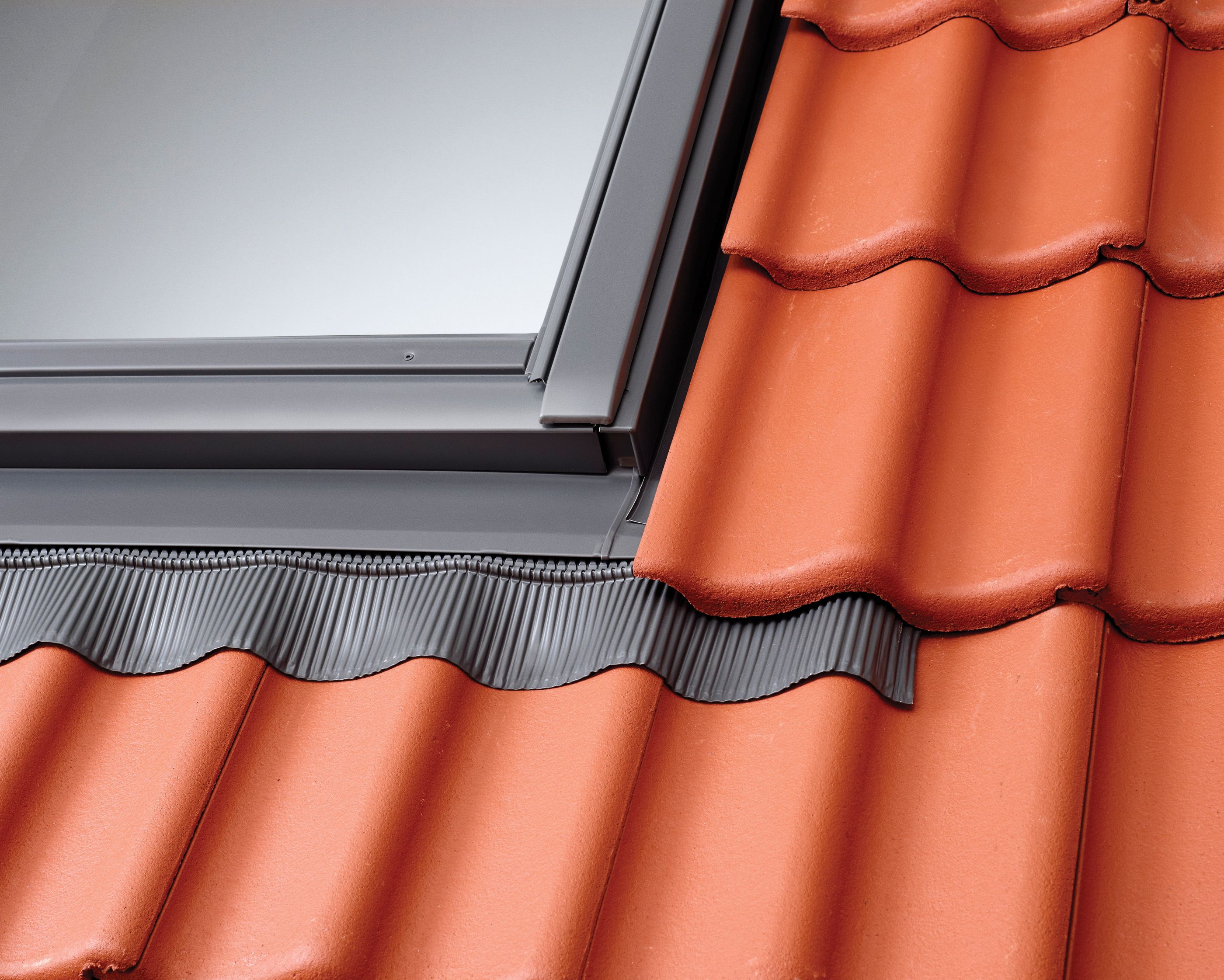 VELUX EDW Tile Roof Window Flashing - 550 x 980mm