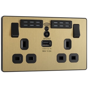 BG Evolve Brushed Brass 13A Wifi Extender Double Switched Power Socket & 1 x USB (2.1A)