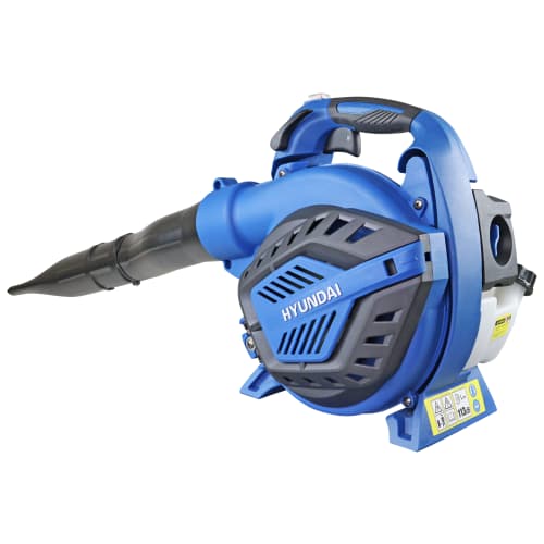 Garden vac and outlet shredder