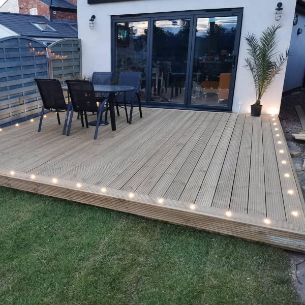 decking-ideas-advice-garden-ideas-advice-wickes-co-uk