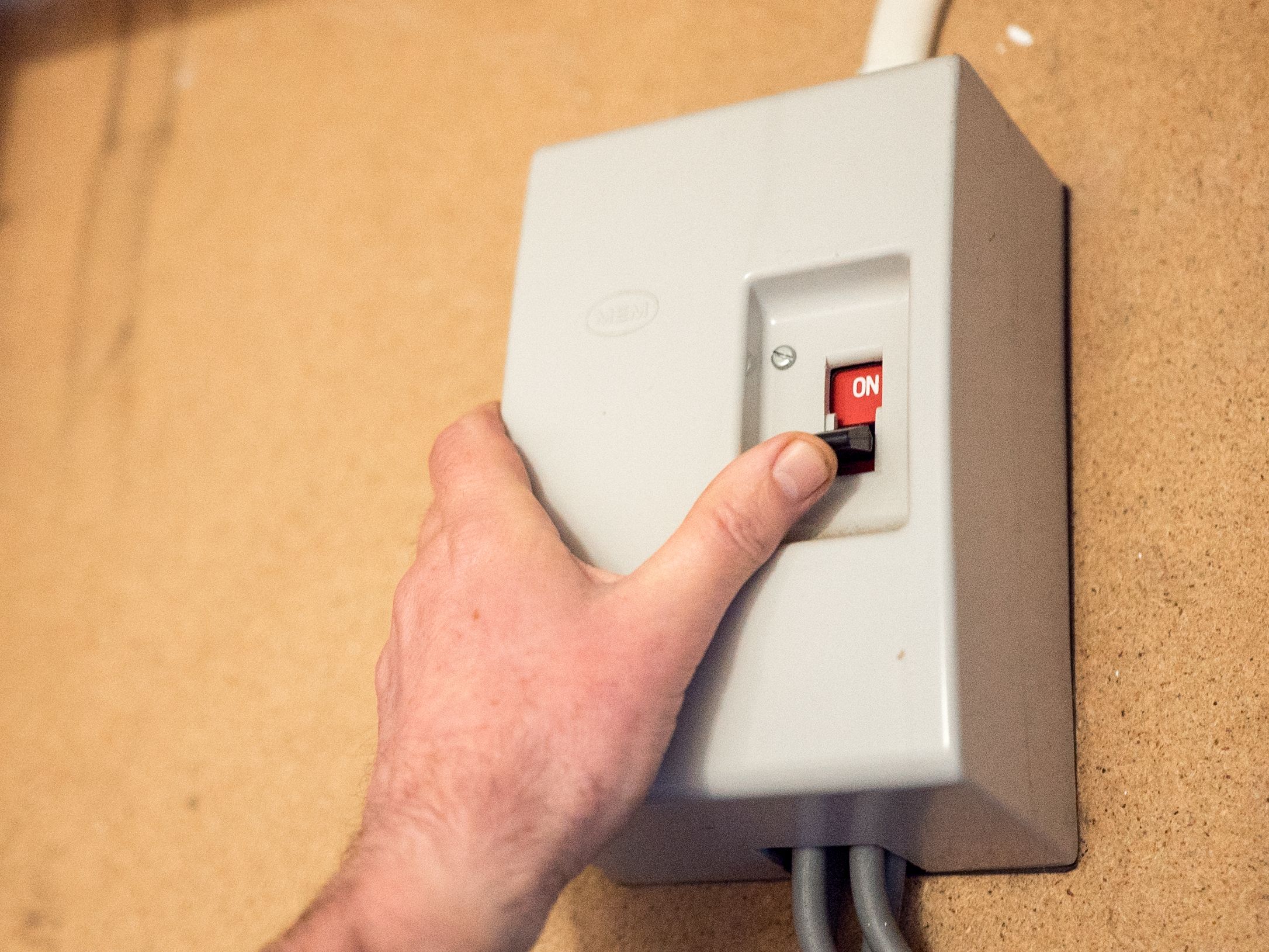 How to Wallpaper a Room Hanging Wallpaper Wickes