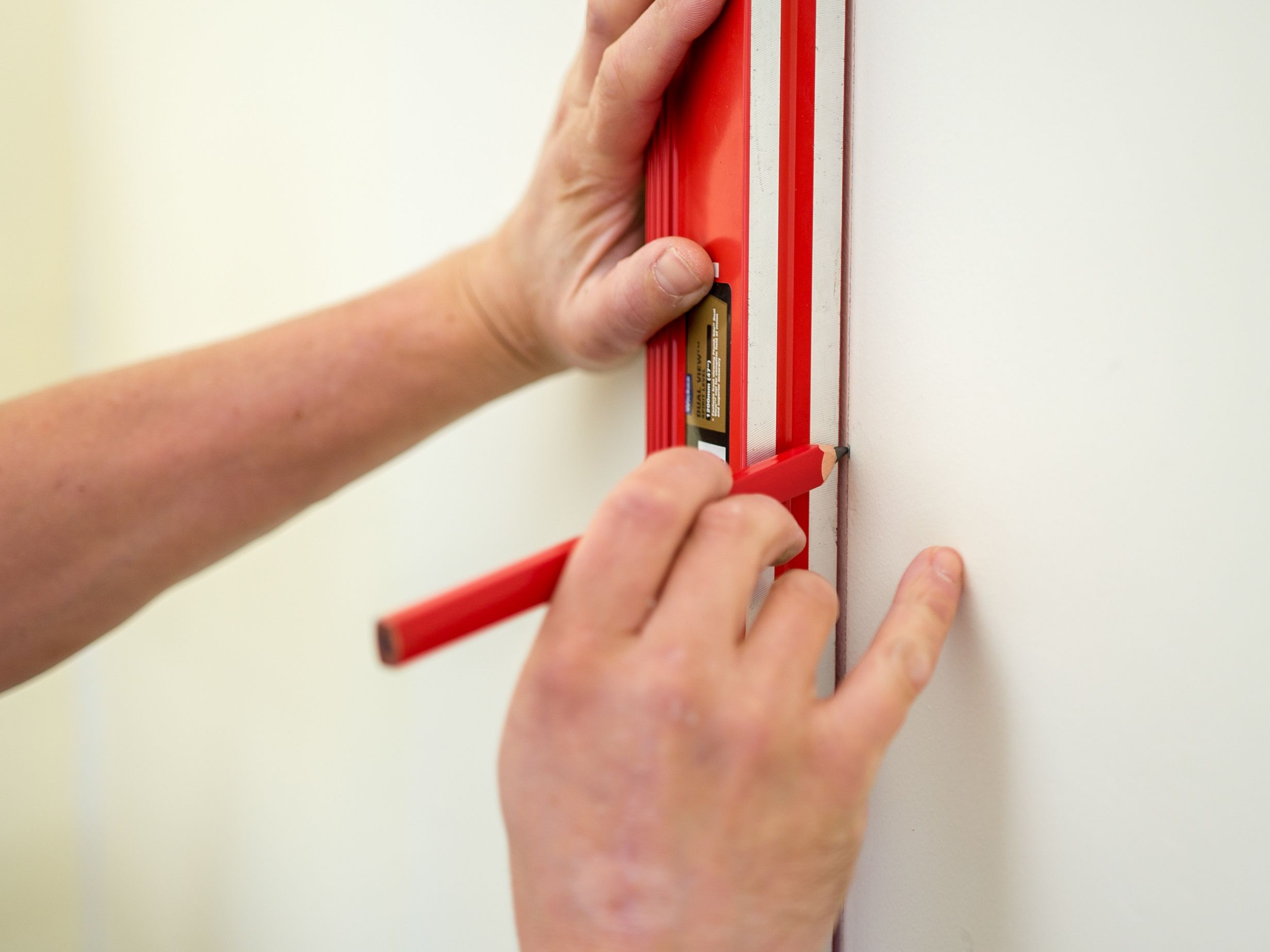 How to Wallpaper a Room Hanging Wallpaper Wickes