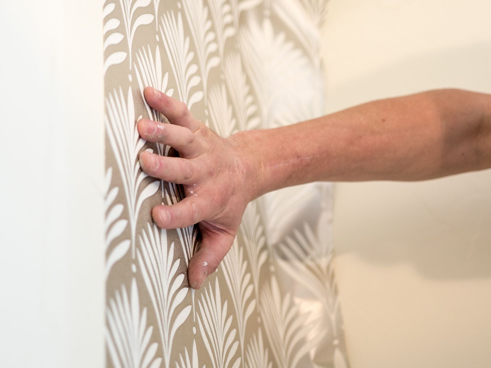 How to Wallpaper a Room Hanging Wallpaper Wickes