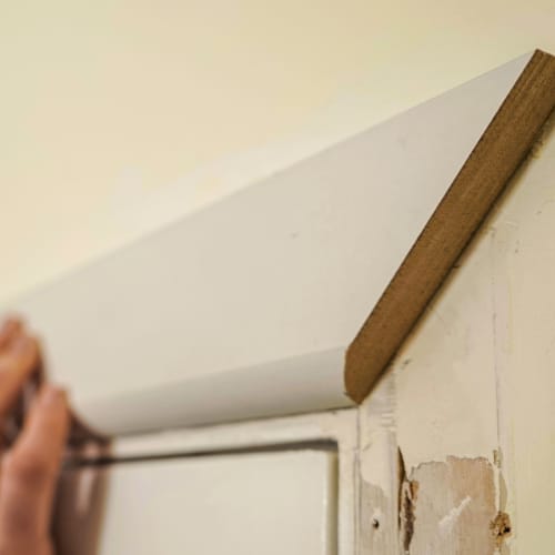 Fitting architrave