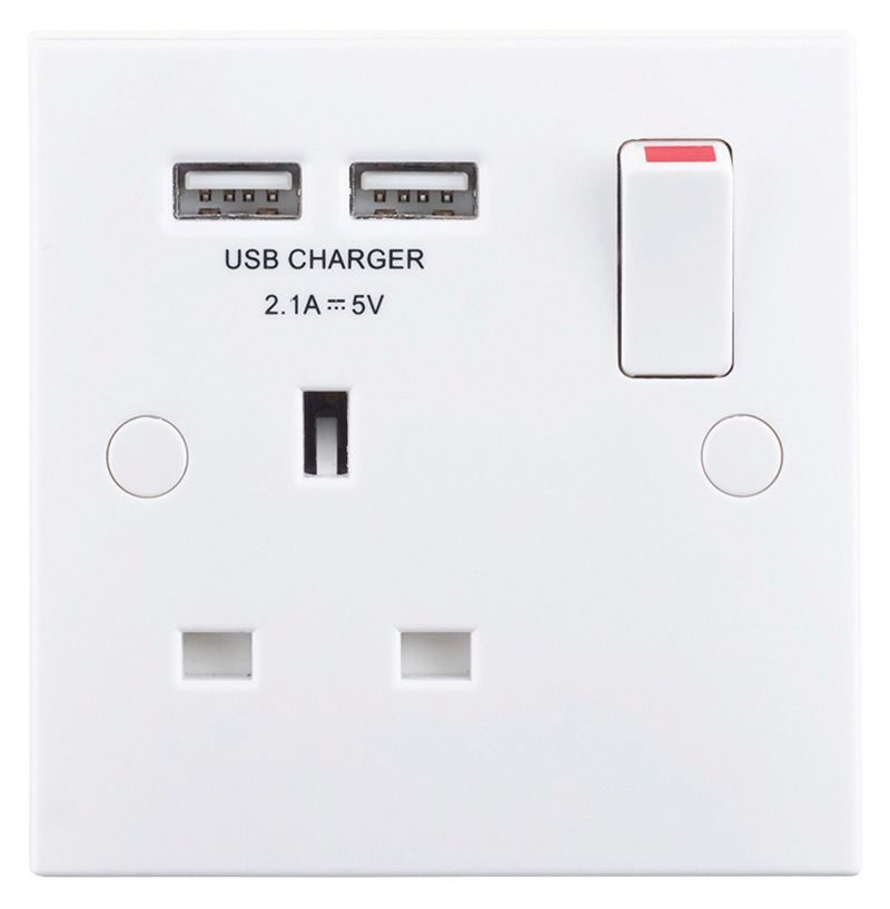 Wickes 13A Single Switched Socket with 2 x USB Ports - White