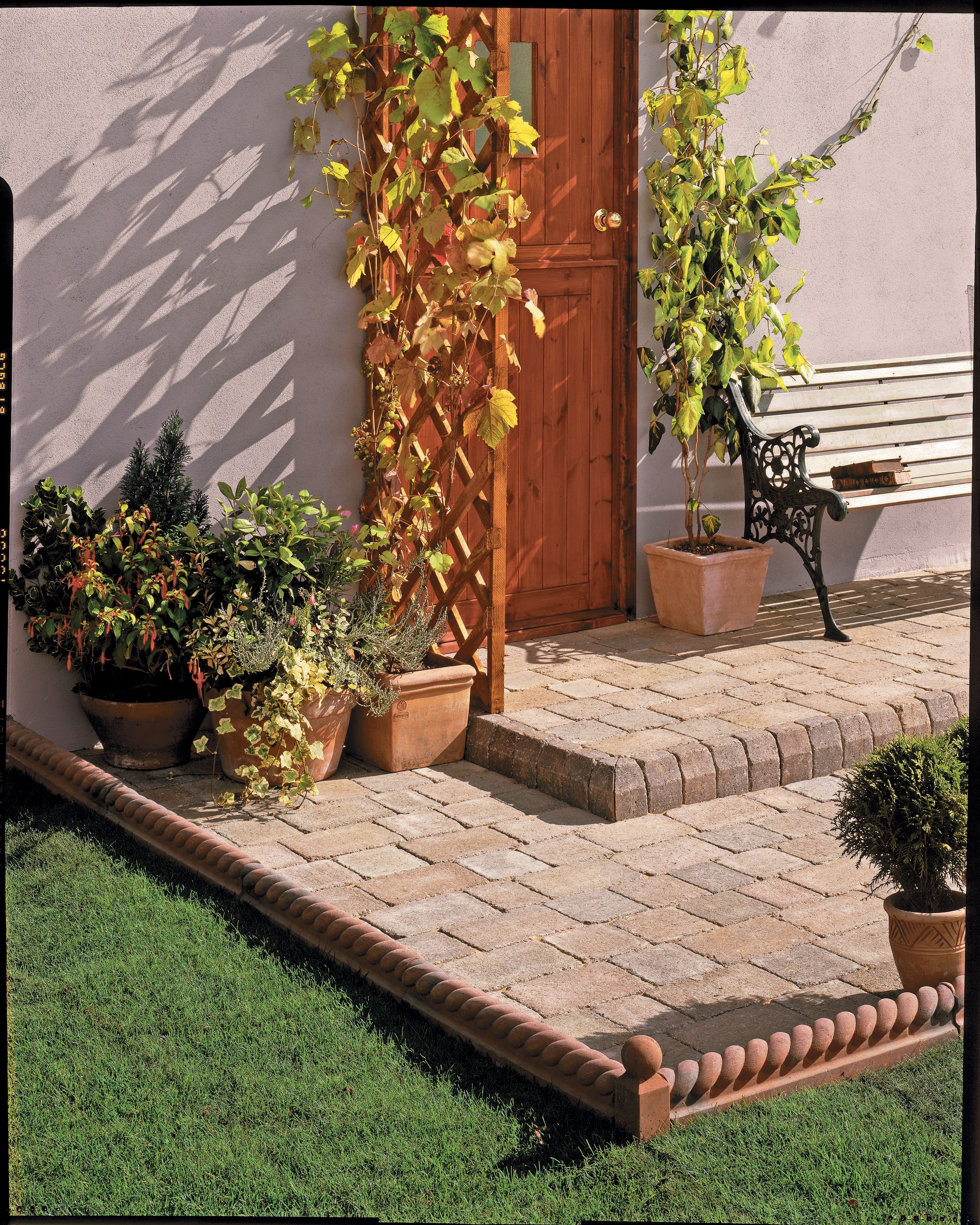 Marshalls Victorian Rope Edging Stone - Red & Black 590 x 180 x 50mm Pack of 30