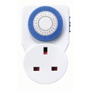 Masterplug Compact Mechanical Timer Socket with Manual Override - White