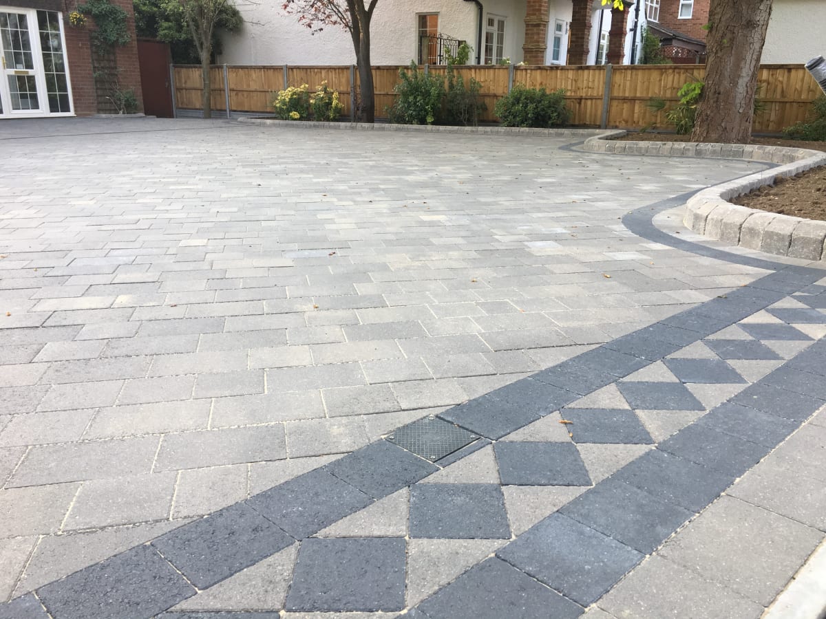 Image of Marshalls Drivesett Savanna Textured Pennant Grey Driveway Block Paving - Sample