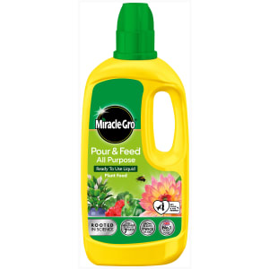 Image of Miracle Gro Pour and Feed - 1L