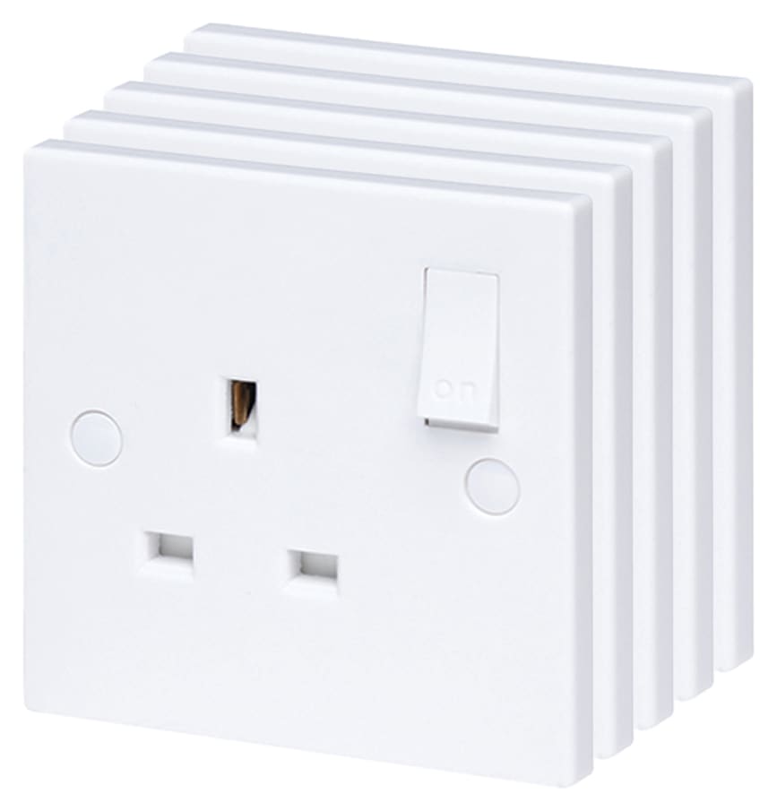Wickes Square Edge 13A 1 Gang Single Switched Socket Pack of 5