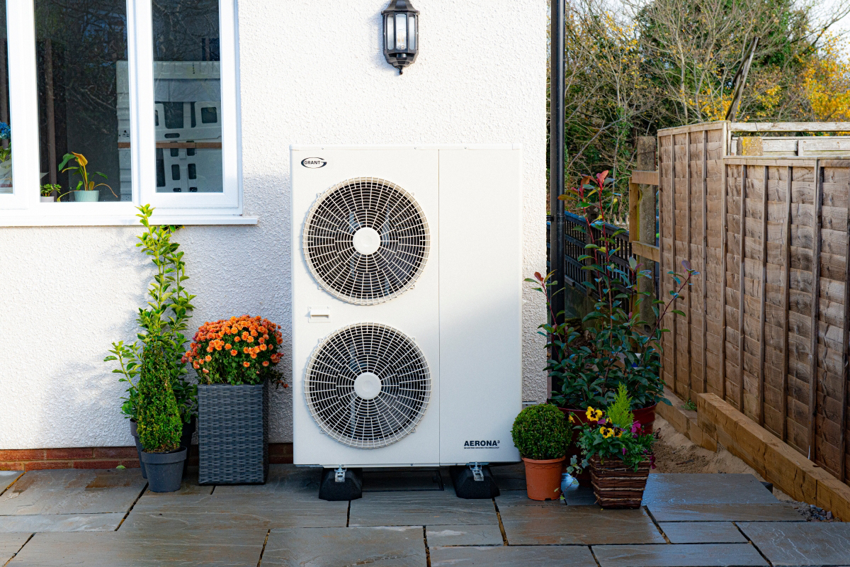 Grant HPID13R32 Aerona 3 R32 Inverter Driven Air Source Heat Pump - 13kW