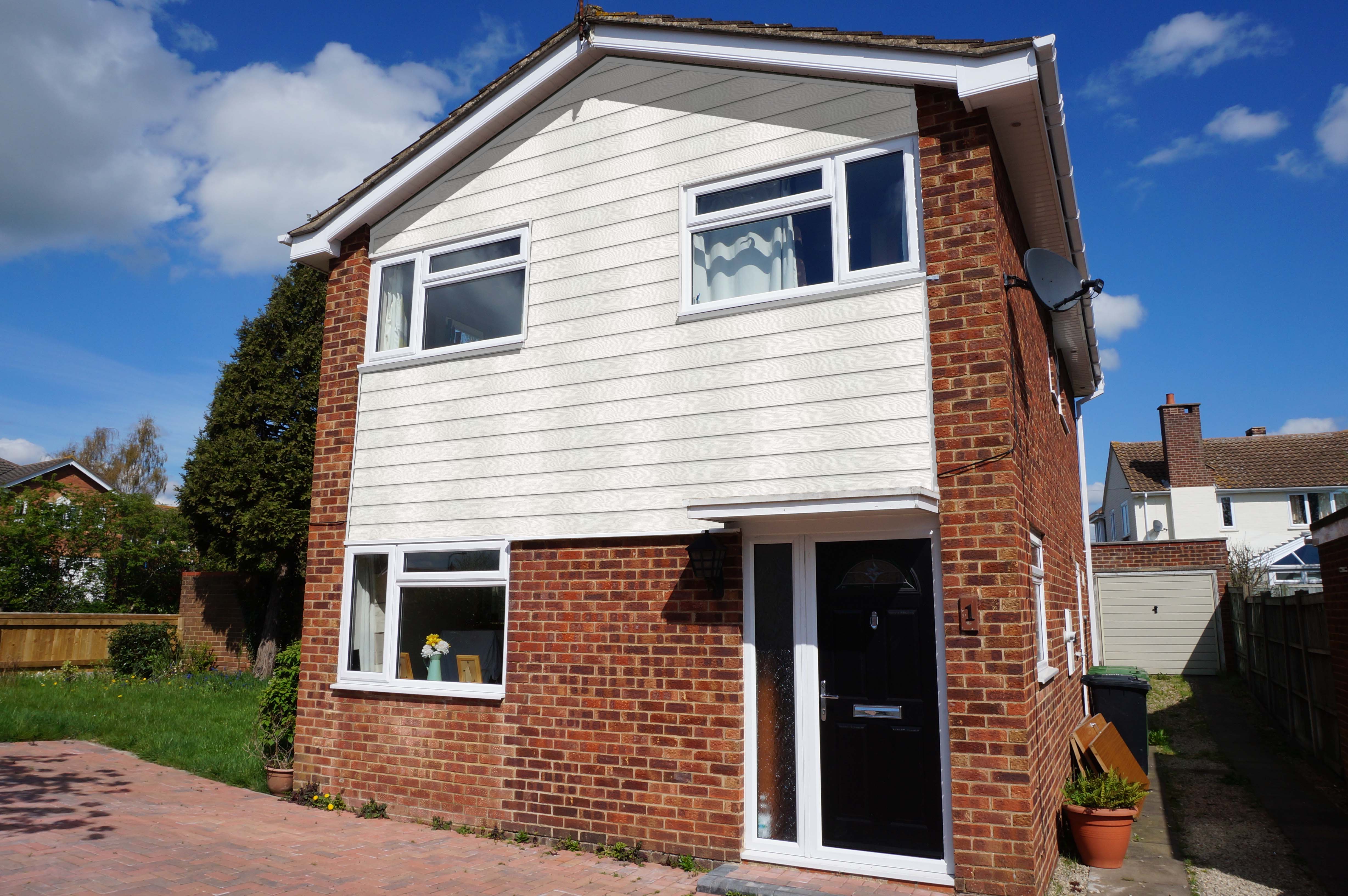 Freefoam Faza Clic & Fix White PVC External Cladding - 17 x 203 x 2400mm