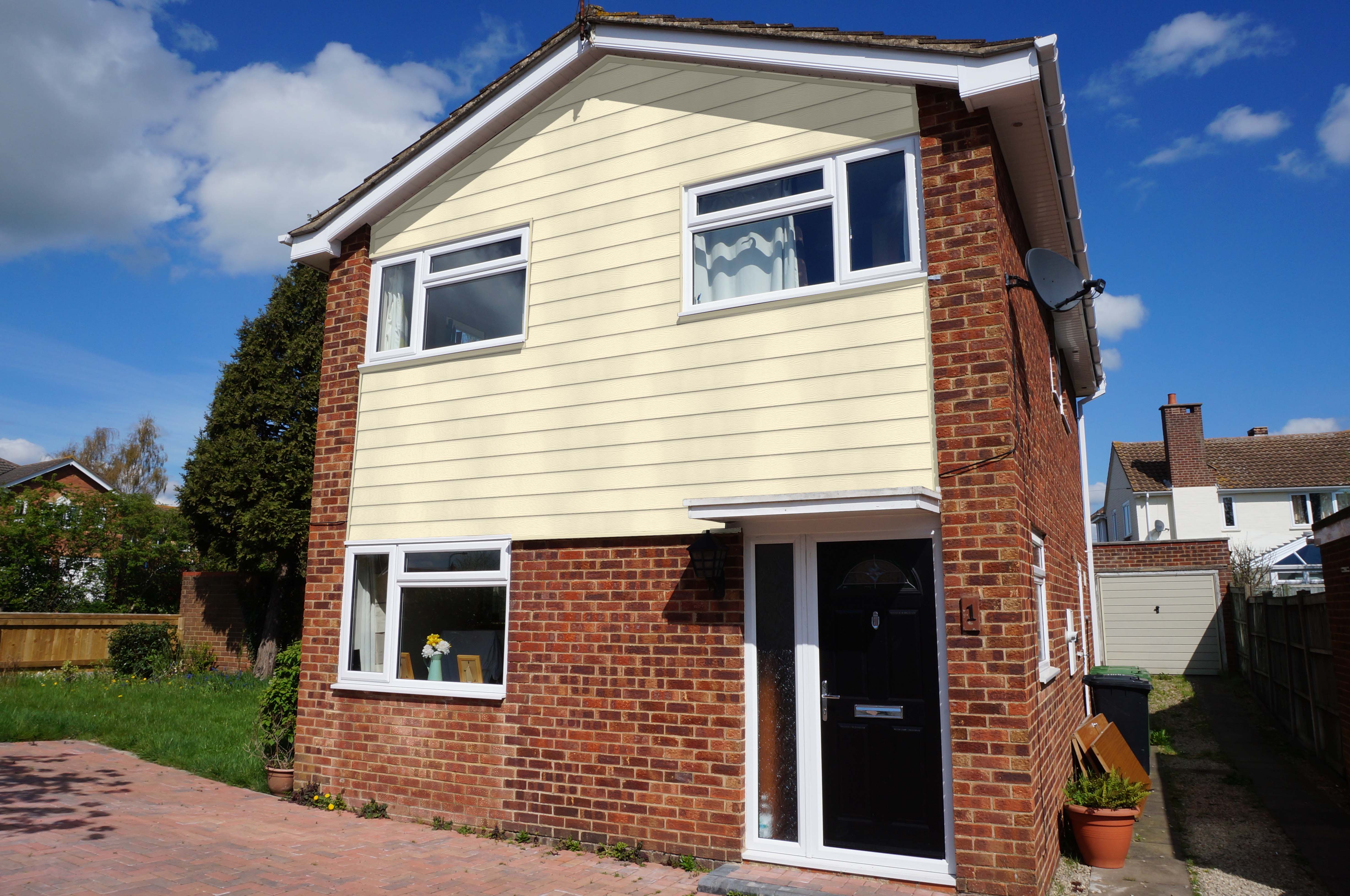 Freefoam Faza Clic & Fix Pale Gold PVC External Cladding - 17 x 203 x 2400mm