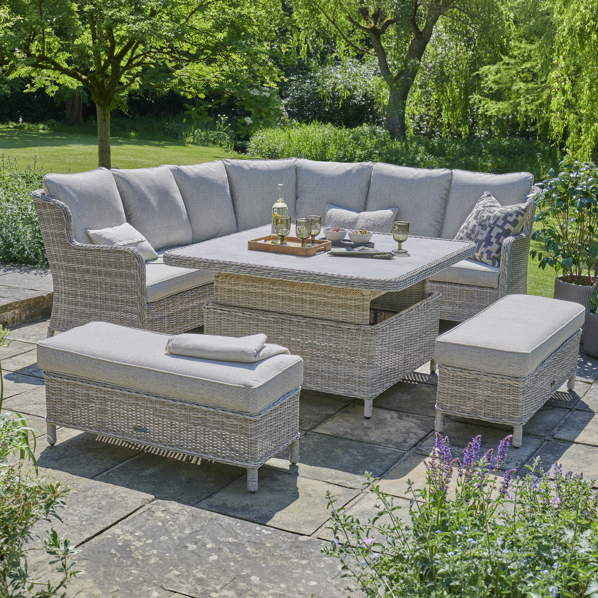 Norfolk Leisure Vienna Beige Large Corner Set