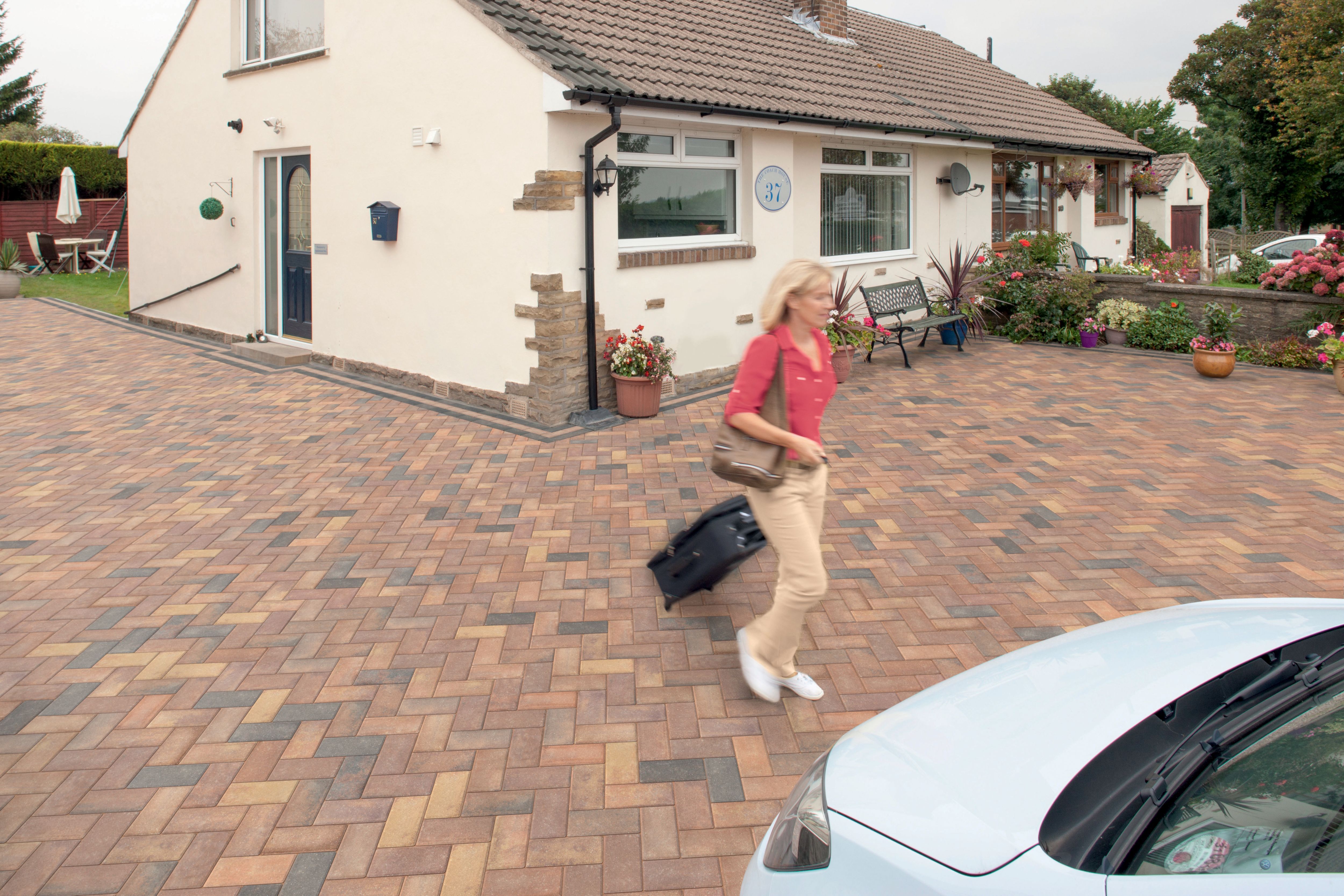 Image of Marshalls Driveline Priora Driveway Block Paving - Ochre 200 x 100 x 60mm Pack of 404