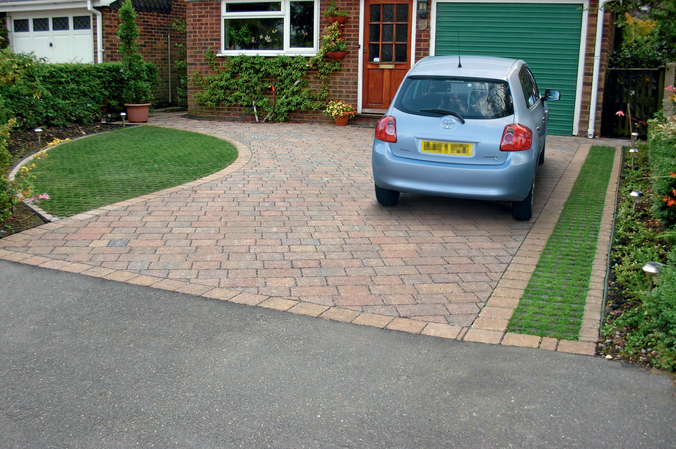 Image of Marshalls Drivesett Tegula Priora Driveway Block Paving - Traditional 120 x 160 x 60mm Pack of 492