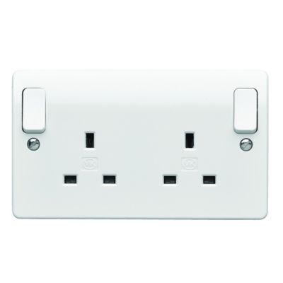 MK 13A Twin Switched Skirting Board Plug Socket - White