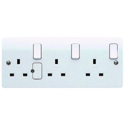 MK 13A Double Pole Fused Triple Switched Socket - White