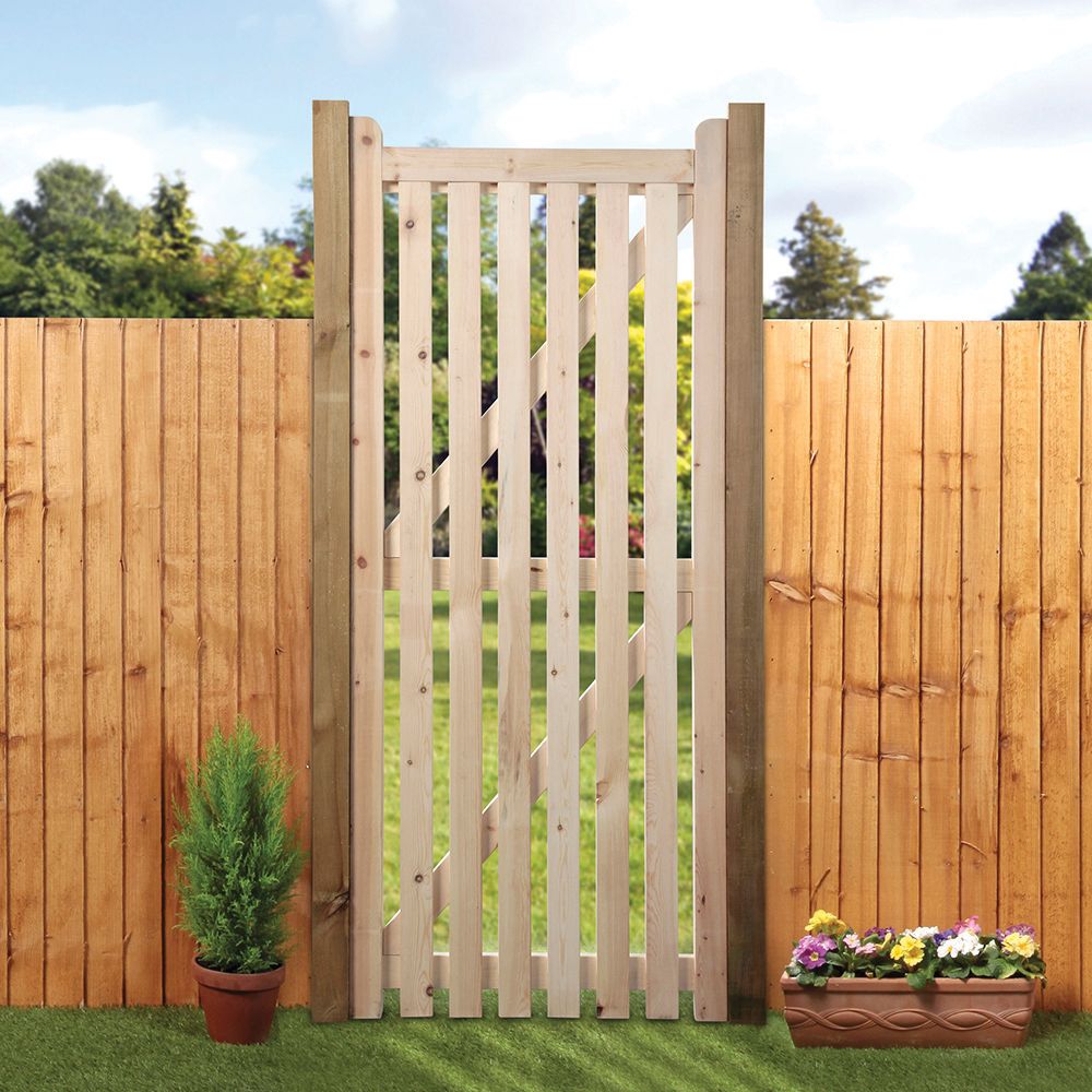 Image of Wickes Open Slatted Tall Timber Gate Kit - 990 x 1829 mm