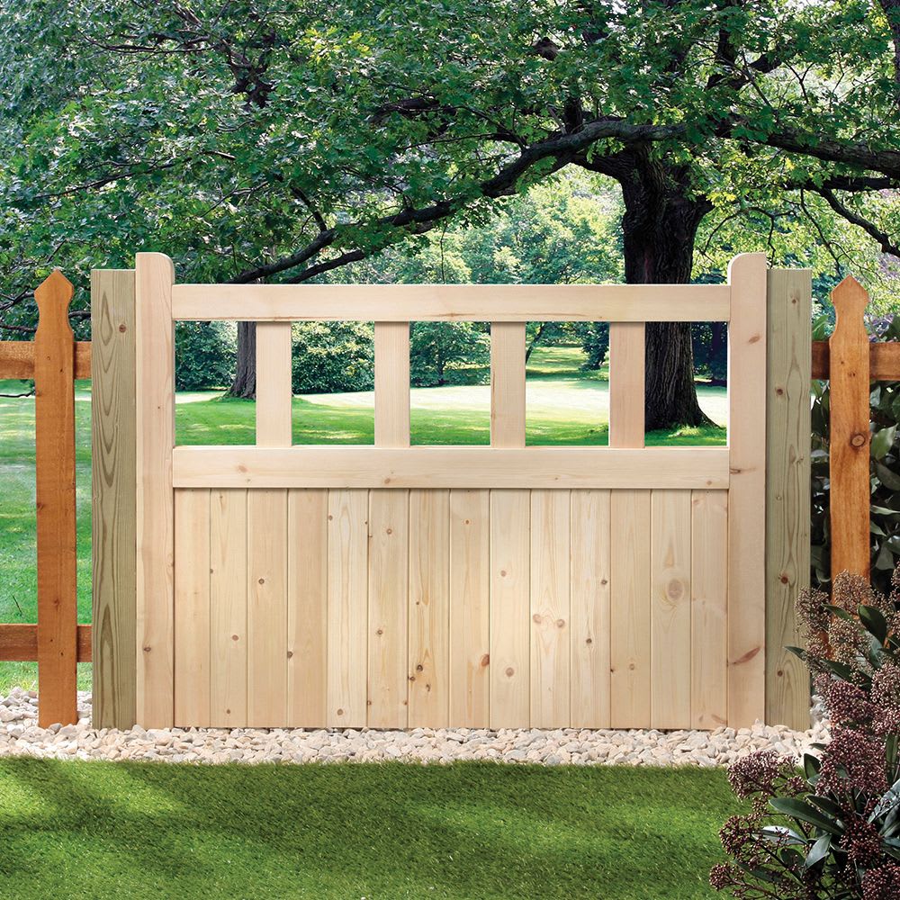 Wickes Timber Cut Out Top Timber Gate Kit - 1206 x 914 mm | Wickes.co.uk