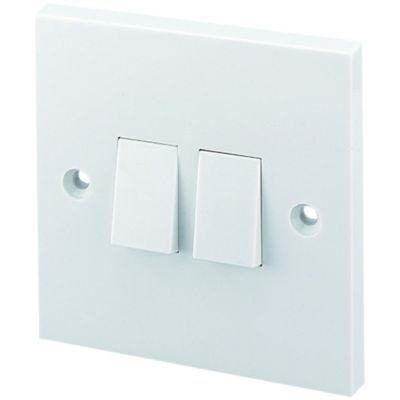 Wickes 10A 2 Gang 2 Way Light Switch - White