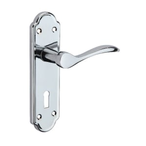 Wickes Romano Locking Door Handle - Polished Chrome 1 Pair