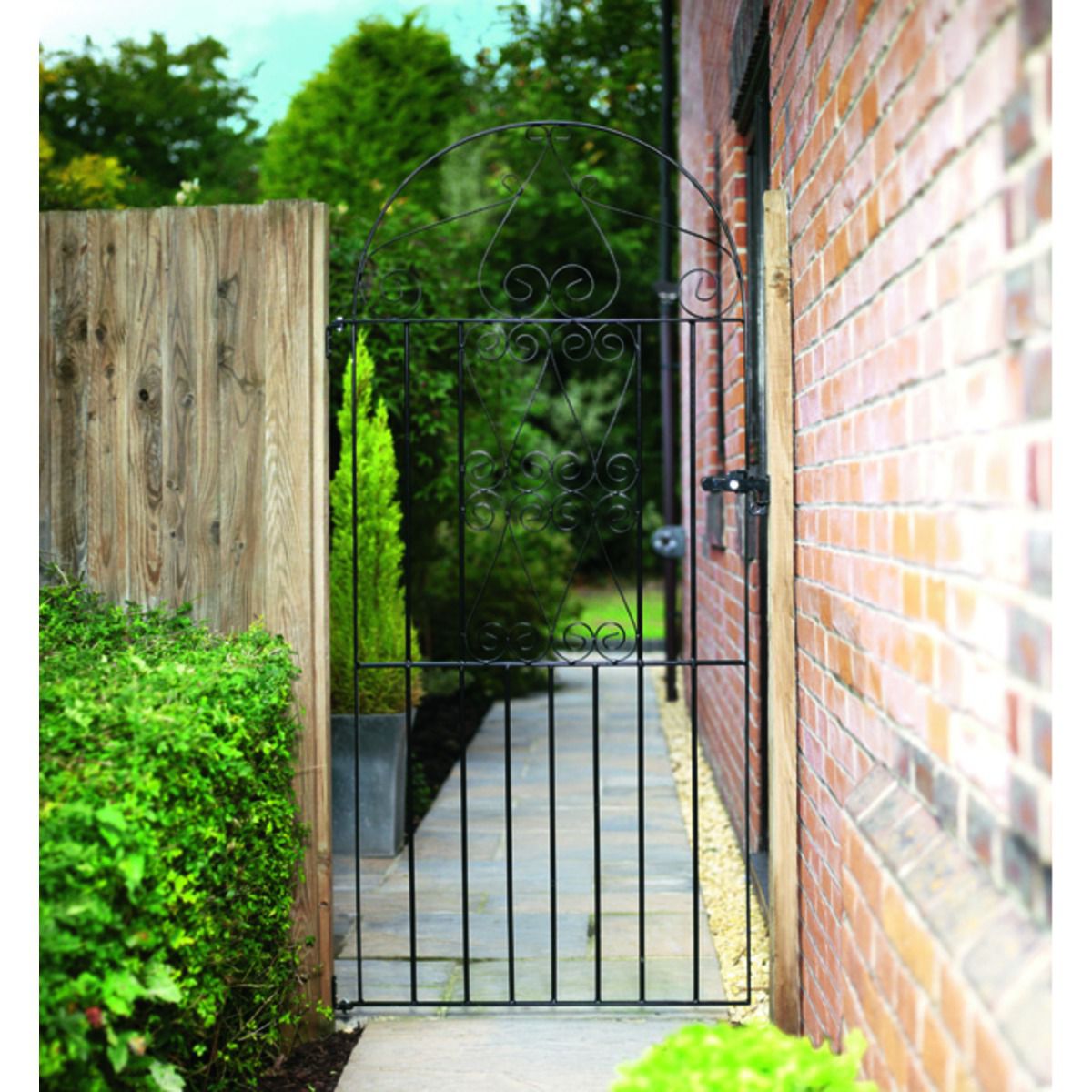 Wickes Chelsea Bow Top Black Steel Gate - 838 x 1790mm