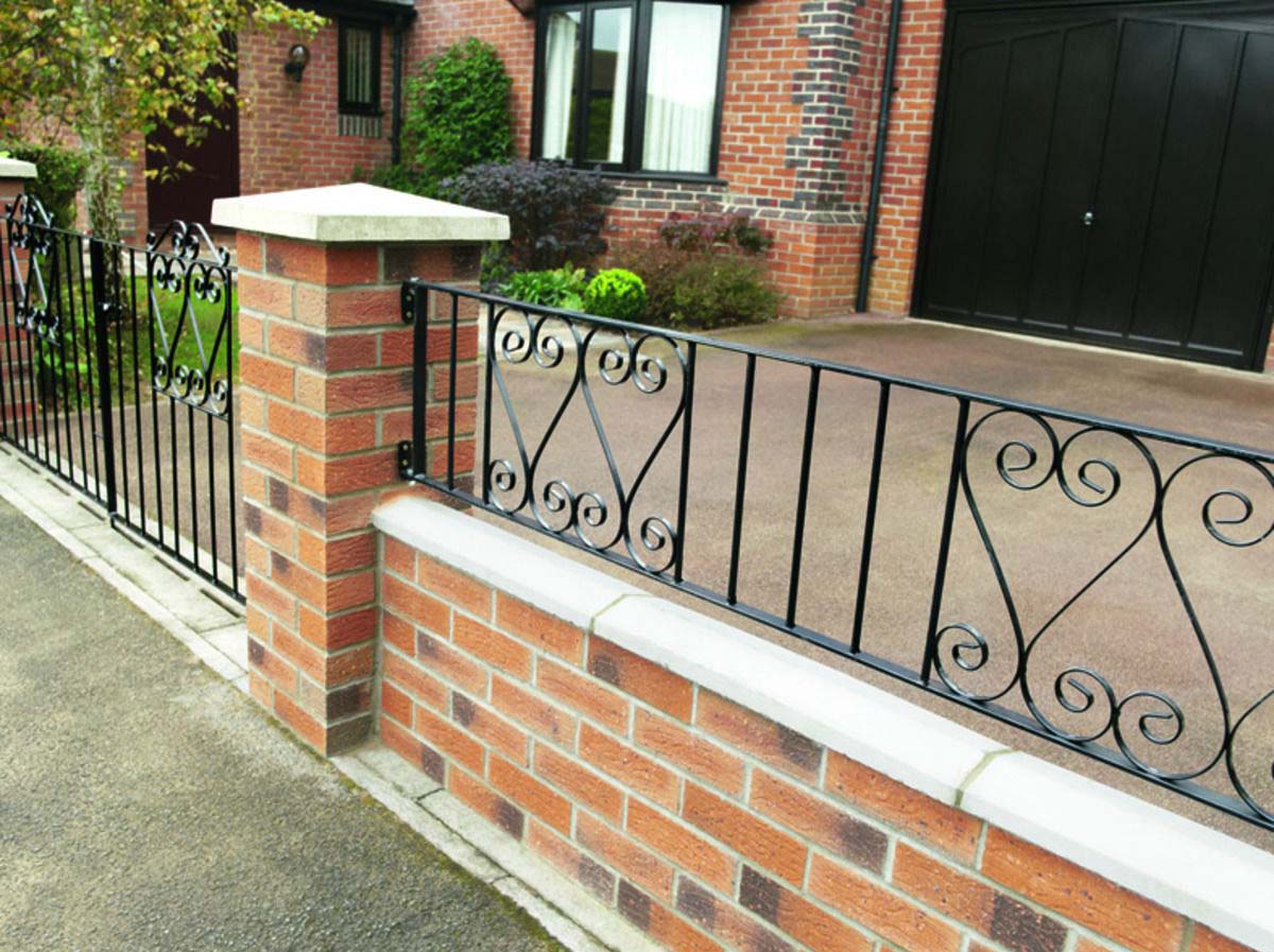 Image of Wickes Chelsea Metal Wall Railing - 365 x 1830mm