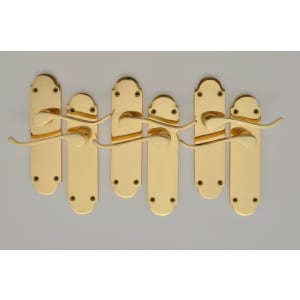 Wickes Prague Victorian Shaped Latch Door Handle Set - Polished Brass 3 Pairs