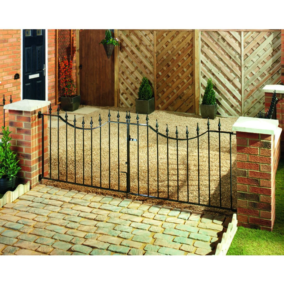 Wickes Windsor Black Steel Driveway Gate - 2438 x 925mm