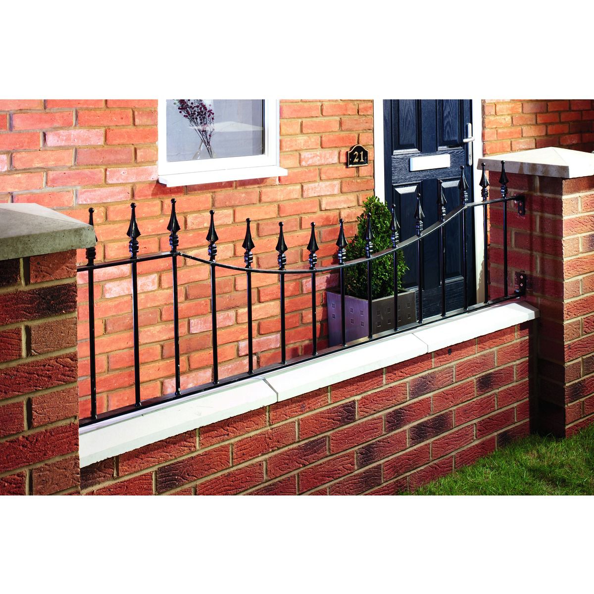 Wickes Windsor Black Wall Railing - 515 x 1830mm